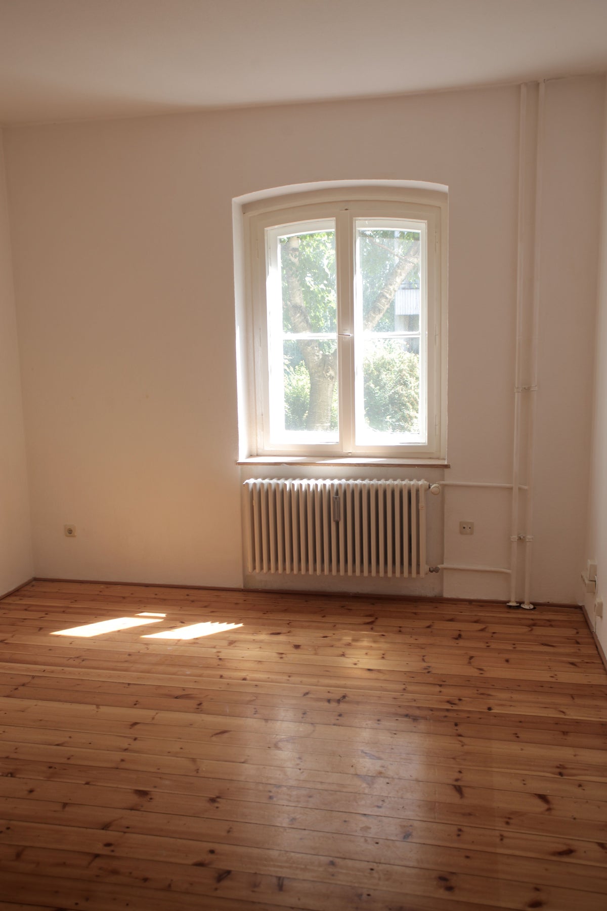 Elektrische heater in een kamer, voor het verwarmen van één kamer met een elektrische kachel